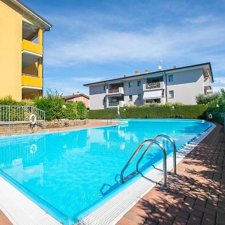 Garden Residence Appartamento Con Terrazzo E Piscina Desenzano del Garda Exterior foto