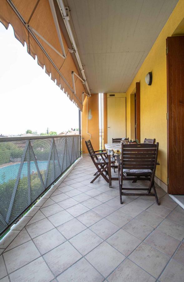 Garden Residence Appartamento Con Terrazzo E Piscina Desenzano del Garda Exterior foto