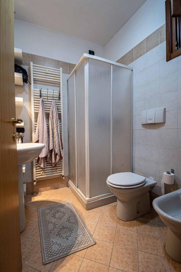 Garden Residence Appartamento Con Terrazzo E Piscina Desenzano del Garda Exterior foto